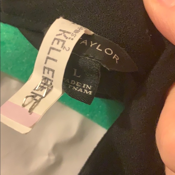 Ann Taylor sleeveless blouse - Picture 3 of 4